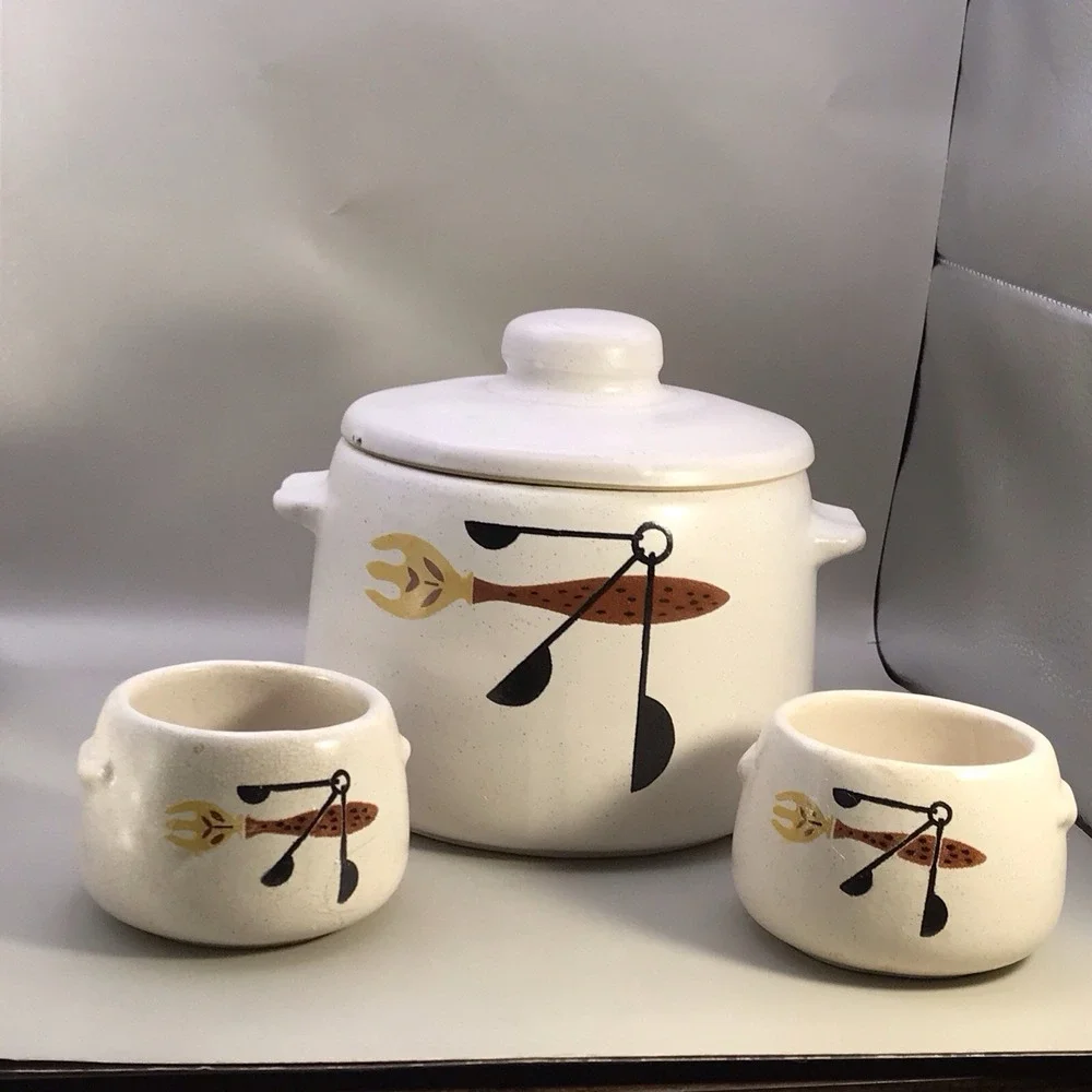 Vintage MCM West Bend Bean Pot & lid  2 Qt Crockery Fork & Spoons Design 2 Bowls